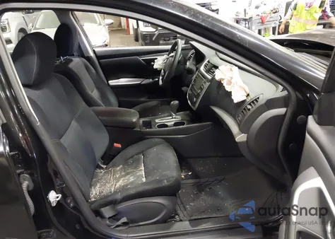 2016 Nissan Altima 2.5/2.5 S/2.5 Sl/2.5 Sr/2.5 Sv из США, поврежденный, VIN 1N4AL3APXGN345516